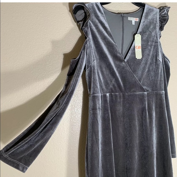 NWT GB Girls Velvet Cold Shoulder V Neck Dress - Picture 3 of 6
